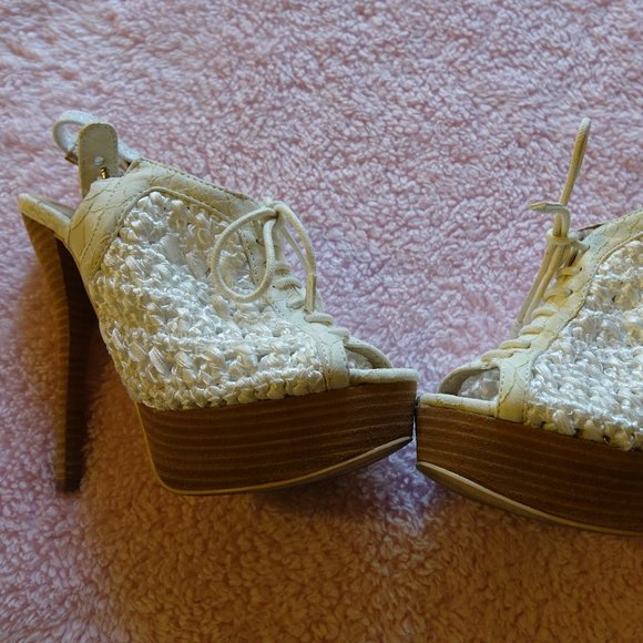 Colin Stuart White Lace Heel, Size 6.5 B - Picture 1 of 8
